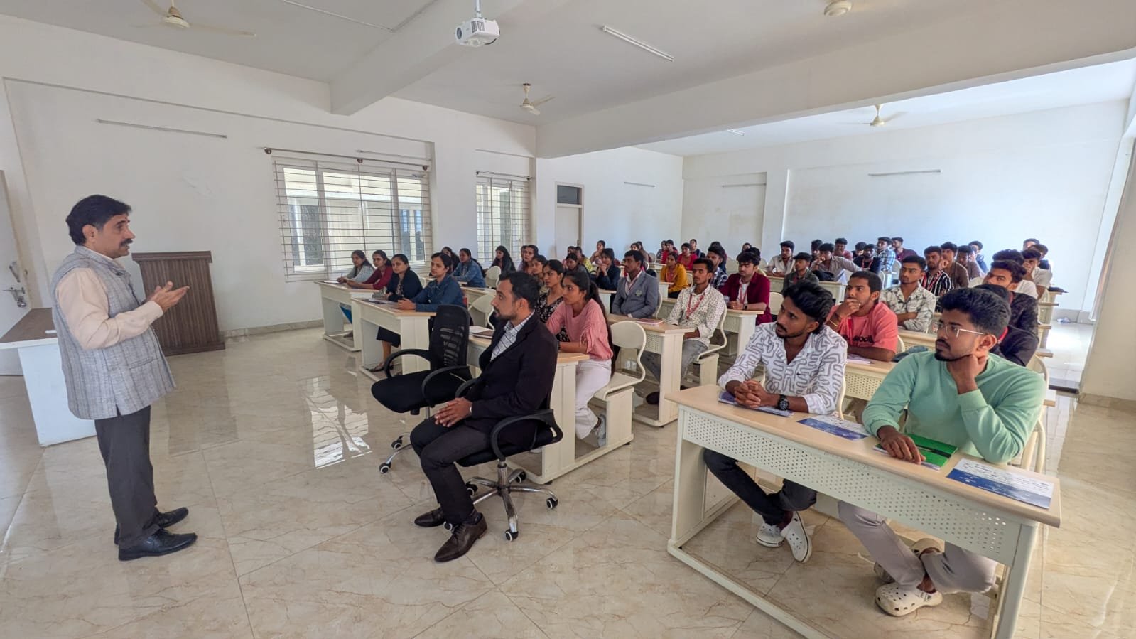 Mentor-led seminar session in progress